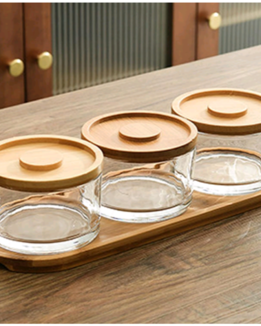 ΣΕΤ 3 ΓΥΑΛΙΝΑ ΒΑΖΑΚΙΑ ΜΕ ΞΥΛΙΝΑ ΚΑΠΑΚΙΑ ΚΑΙ ΞΥΛΙΝΗ ΣΤΕΝΟΜΑΚΡΗ ΒΑΣΗ 32×11×7,5CM