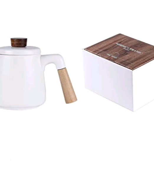 ΛΕΥΚΗ ΚΕΡΑΜΙΚΗ ΤΣΑΓΙΕΡΑ ΜΕ ΞΥΛΙΝΕΣ ΛΕΠΤΟΜΕΡΕΙΕΣ 19×10×15,50CM 1000ml